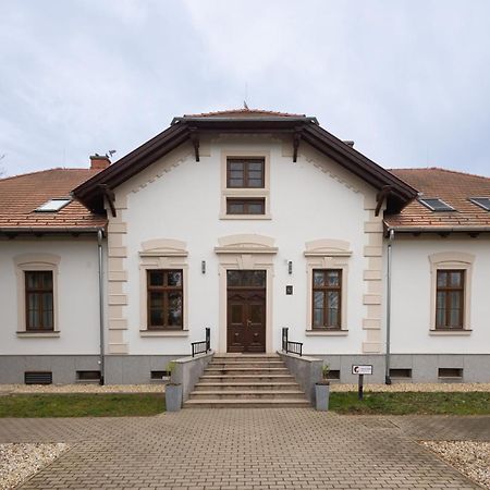 Hotel Vadkert Major à Sárvár Extérieur photo