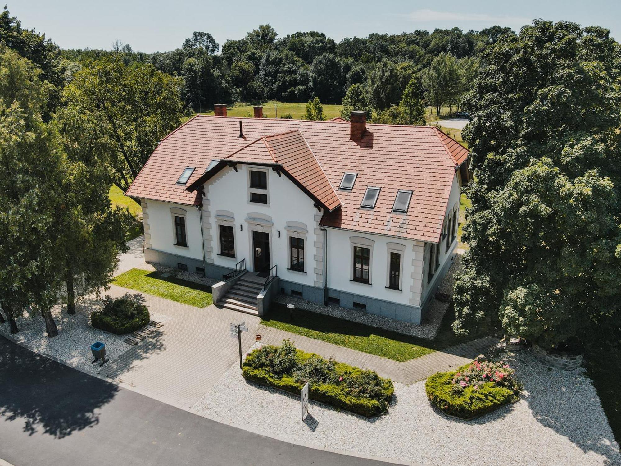 Hotel Vadkert Major à Sárvár Extérieur photo