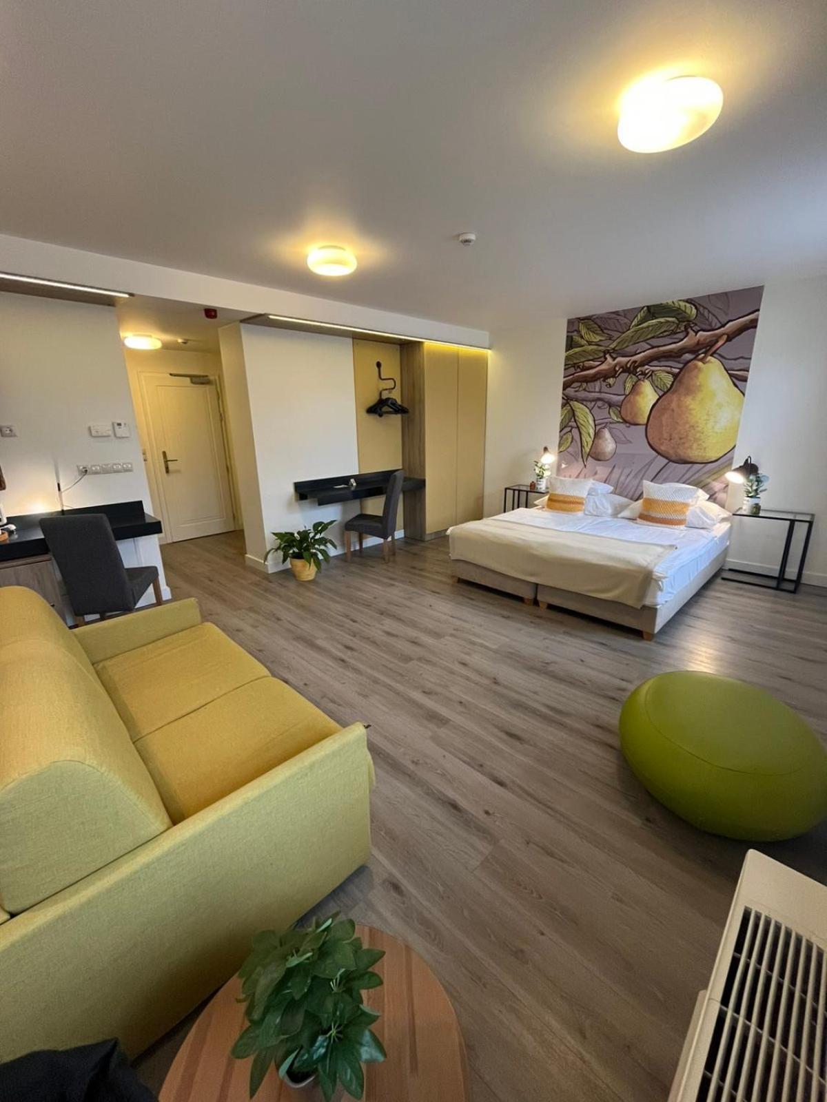 Hotel Vadkert Major à Sárvár Extérieur photo