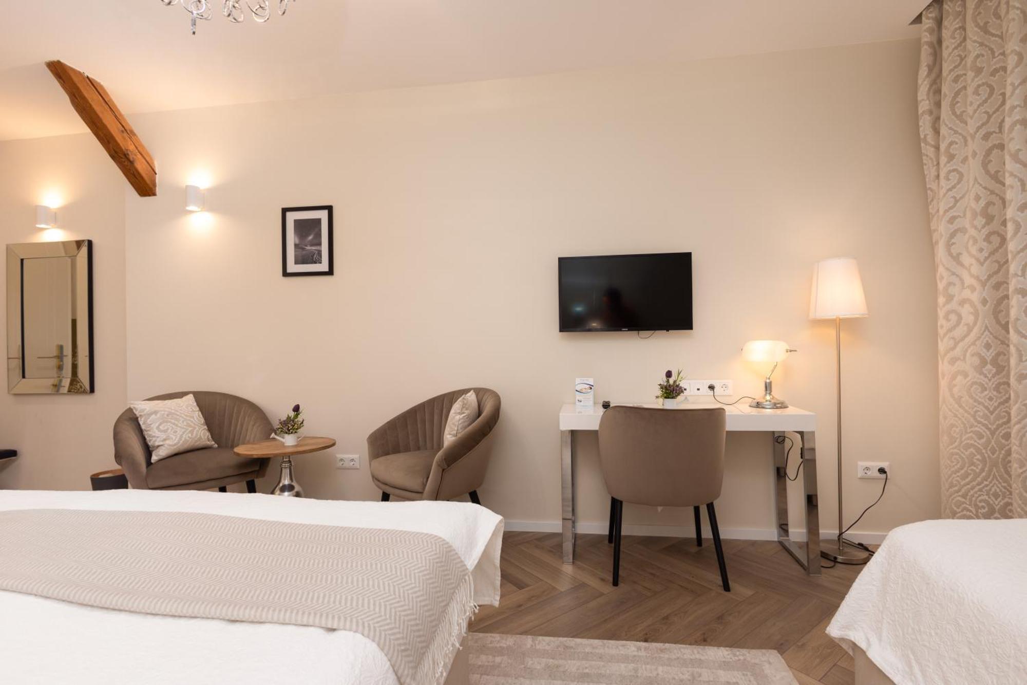 Hotel Vadkert Major à Sárvár Extérieur photo