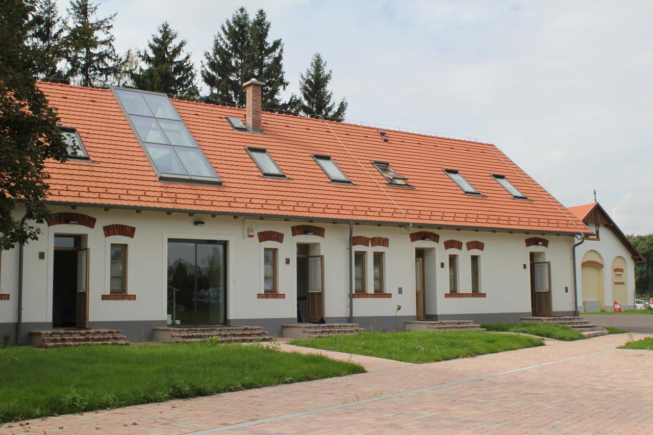 Hotel Vadkert Major à Sárvár Extérieur photo